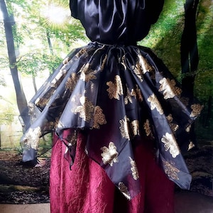 35% OFF! Carousel Skirt in Shiny Black and Gold Floral