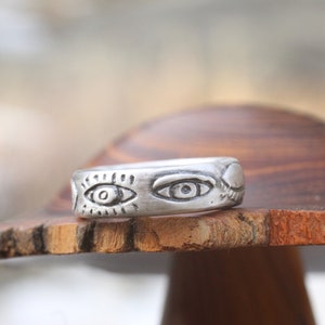 awakening eye ring | size 6 - 7 - 8 - 9 | sterling silver | oxidized distressed finish | unisex comfort fit | 6mm band