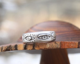 awakening eye ring | size 6 - 7 - 8 - 9 | sterling silver | oxidized distressed finish | unisex comfort fit | 6mm band