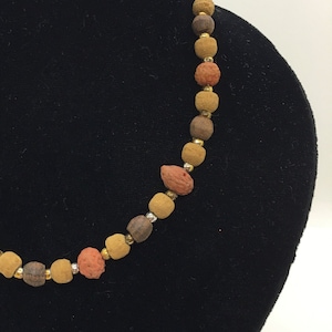 Vintage Lightweight Brown Wood/Seed/Nut Bead Choker Necklace