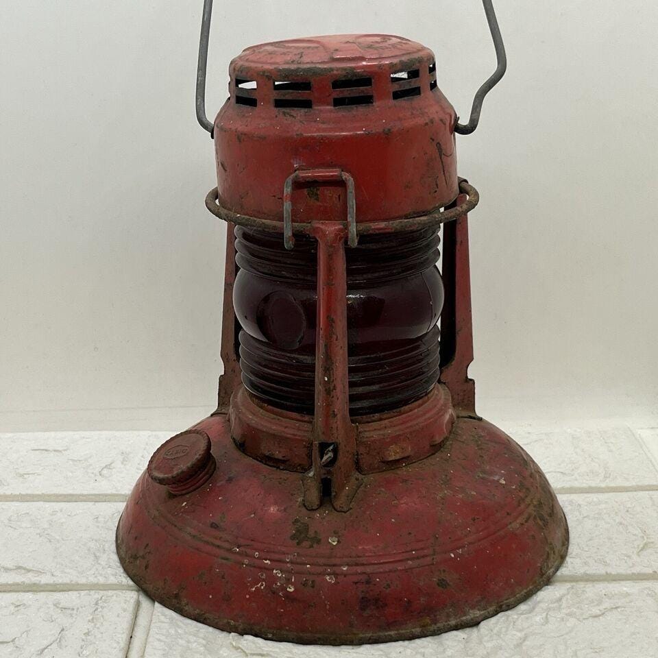 Aged Vintage Dietz Lantern No. 40 Traffic Gard Syracuse NY Red