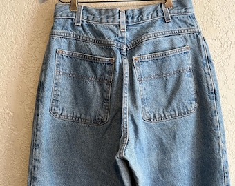 Zena Hohe Taille Vintage Mom Jeans. Hellblau verwaschen Größe 10 P Fleck