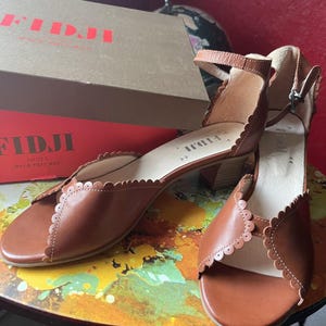 Fidji Shoes Tan Leather Womens Strappy Heels Sandals Sz US 9/9.5 EU 41 NOS w Box
