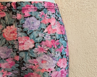 Meia-calça vintage sem pé com renda floral transparente, estilo anos 90. Tamanho médio-alto.