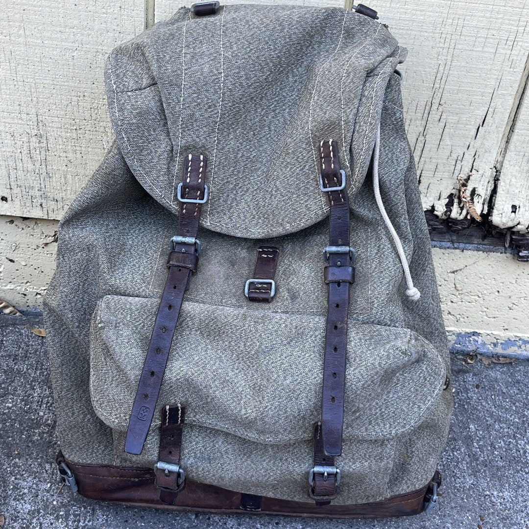 Vintage Olive Salt & Pepper Swiss Army Military Mountain Backpack
