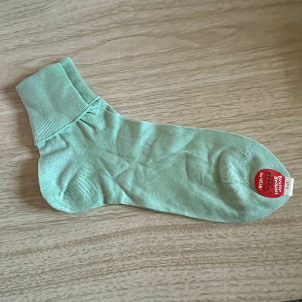 NOS Vintage Buster Brown Socks in Seafoam Green, Bebon Cotton Yarn . Size 9 1/2