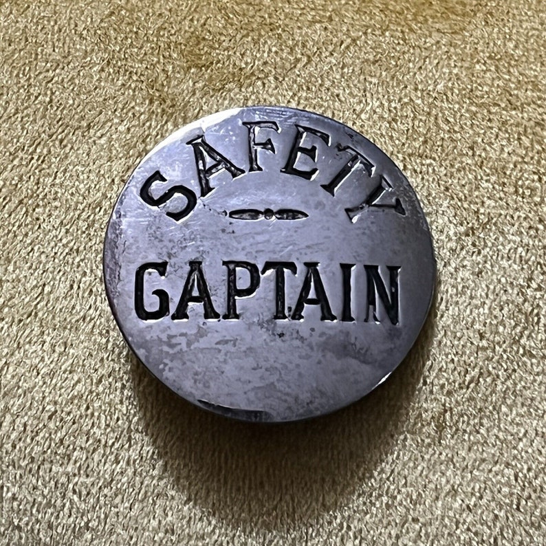 Patrick & Moise Klinkner Co. BADGE San Francisco Vintage Obsolete SAFETY CAPTAIN Pin image 1