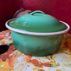 Olla con tapa de esmalte Ombre verde vintage