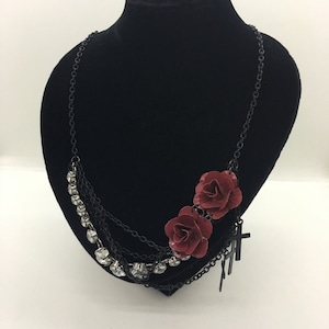 Gothic Black Chain/Red Roses/Crosses/Rhinestone Vintage y2k era Necklace