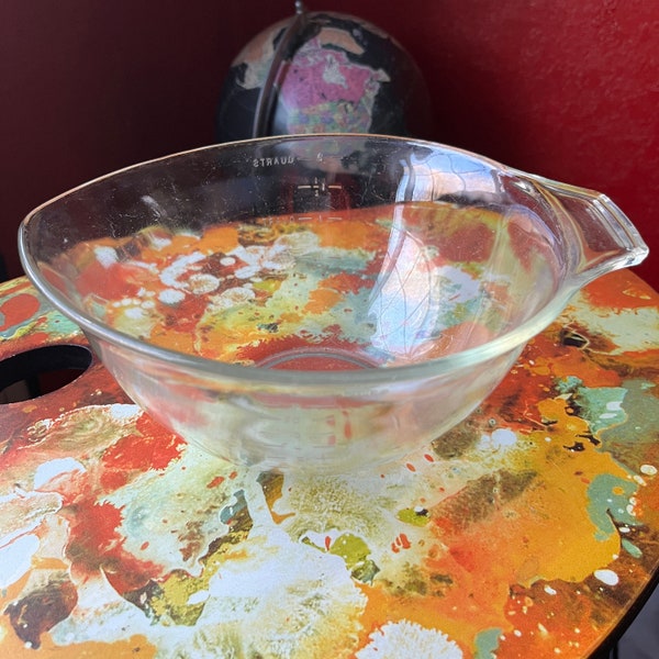 Vintage 2 Quart Pyrex Teardrop Mixing Bowl