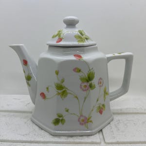 Vintage Strawberry Field Teapot, the Toscany Collection, Japan