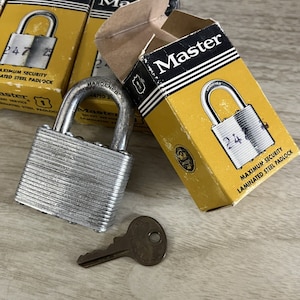 4 vintage Master Lock-hangsloten nr. 1 geheime dienst-sloten met leeuwensleutels