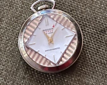 Reloj de bolsillo mini Rouan DeLuxe vintage con colgante antimagnético. En funcionamiento.
