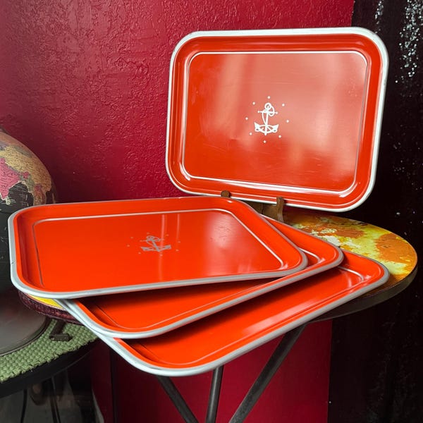 Conjunto de 4 bandejas metálicas náuticas vintage vermelhas com âncoras e estrelas. Lote 2