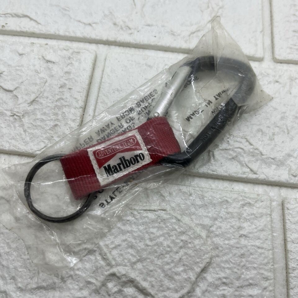 80's 90's Marlboro キーホルダー　Adventure Team il_1080xN.2027086704_b88w.jpg