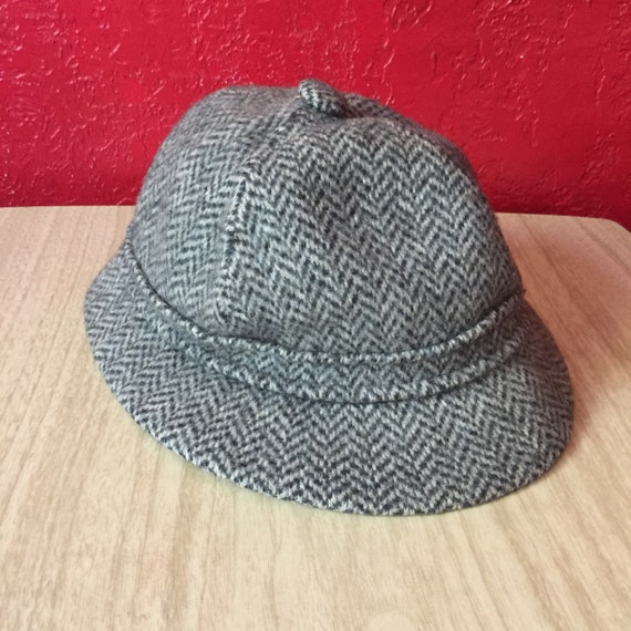 short brim bucket hat