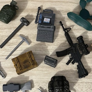 20 Pc Lot Vintage GI Joe 1980s/1990s ARAH Weapons, Laptop & Accessories
