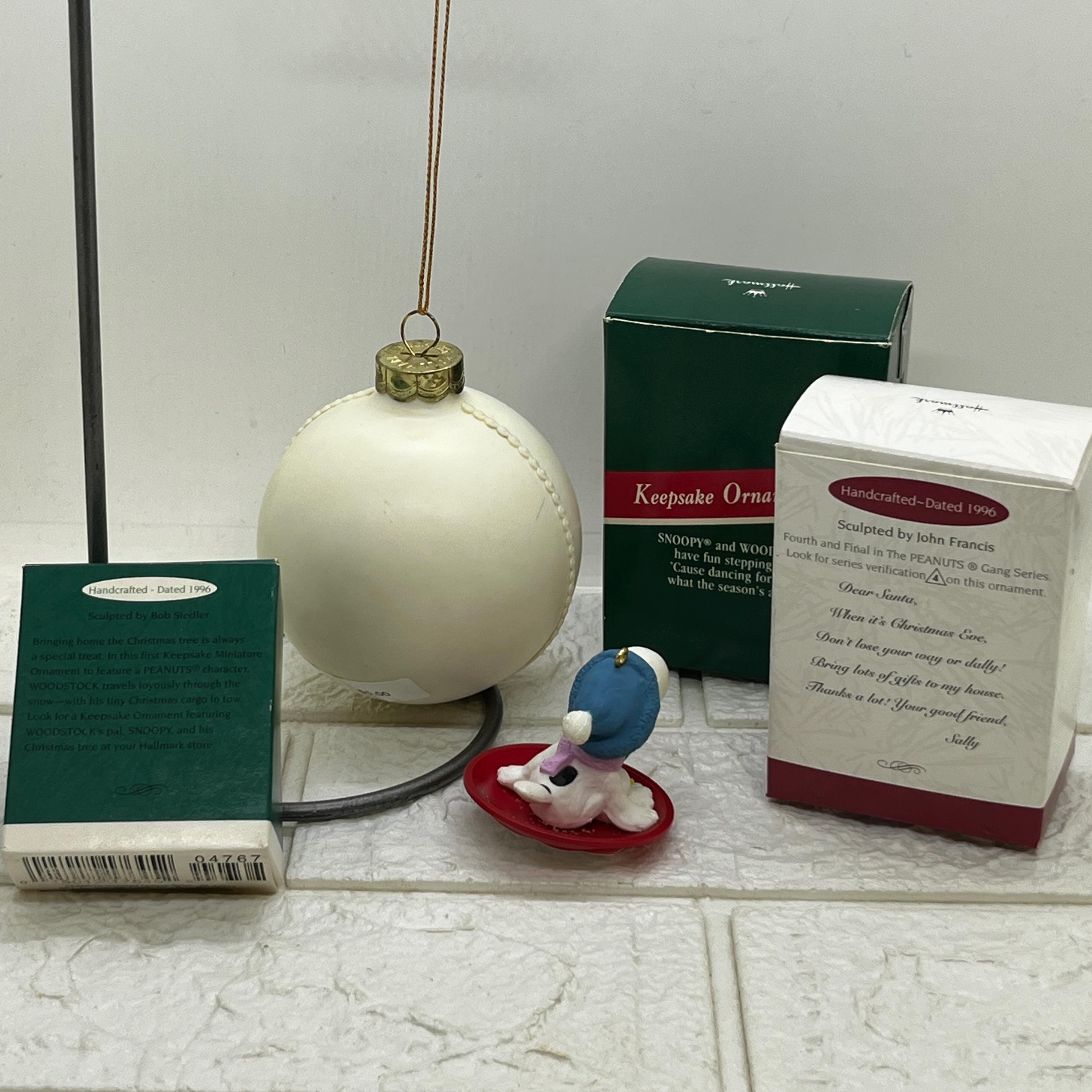 5x Vintage Peanuts Christmas Ornaments ~ Snoopy Panorama Ball