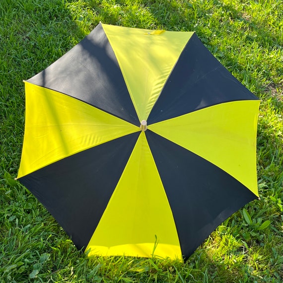 Vintage Umbrella ~ Yellow & Black Nylon