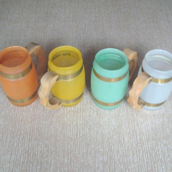 Vintage Siestaware Set of Four Frosted Pastel Glass Barrel Mugs with Wooden Handles