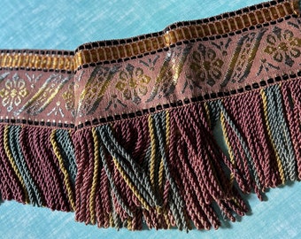 BORDE DE TAPIZ ANTIGUO remanente fragmento de cenefa con flecos textil antiguo fleco de lingotes textil vintage