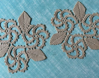 ROMANIAN POINT LACE pair of doilies mid-century home accents
