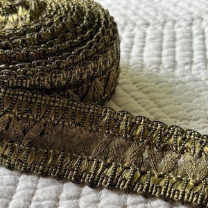 One Meter Vintage METALLIC LACE BORDÜRE ein Meter breite goldfarbene antike Textilborte