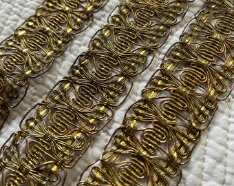 Rare ANTIQUE METALLIC LACE trim Victorian metallic gold ribbon scalloped border trim edging ecclesiastical braid trim antique clerical trim
