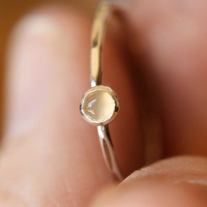 Moonstone Ring, Sterling Silver Moonstone Ring, Dainty Ring,Tiny Moonstone Ring, Thin Ring, June Birthstone, Peach Moonstone, Gift