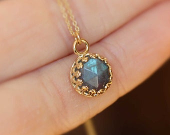 Gold Labradorite Necklace, Labradorite Necklace, Simple Labradorite Pendant, Natural Gemstone, Labradorite Jewelry, Rose Cut Labradorite