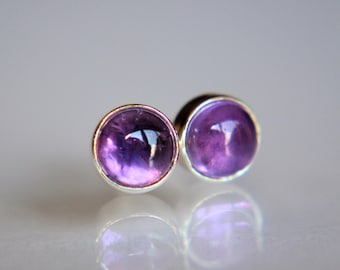 Amethyst Ohrringe, Edelstein Ohrringe, Sterling Ohrringe, Ohrstecker, Amethyst Ohrstecker, kleine Ohrringe, Minimalist Ohrringe, Geschenk