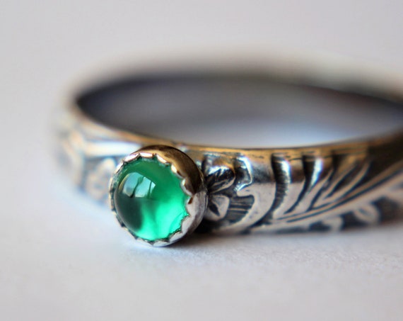 Emerald Ring, Floral Emerald Ring, May Birthstone Ring, Boho Ring, Stacking Ring, Floral Band, Green Stone, Boho Ring, Wide Band, Gift