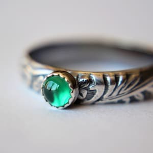 Emerald Ring, Floral Emerald Ring, May Birthstone Ring, Boho Ring, Stacking Ring, Floral Band, Green Stone, Boho Ring, Wide Band, Gift