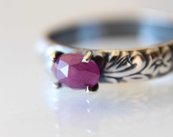 Ruby Ring, Natural Raw Ruby Ring, Floral Ruby Ring, Boho Ring, Stacking Ring, Floral Band, Faceted Ruby, Ruby Stone, Boho Ring, Natural,Gift