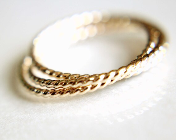 Gold Interlocking Ring,Thumb Ring,Rope Band, Gold Thumb Ring, Textured Ring, Rolling Ring,Stacking Ring, Minimalist Ring, Unique Ring, Rings