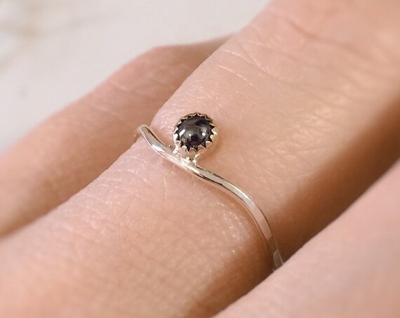 Wave Ring, Hematite Ring, Gold and Silver, Boho Ring, Modern Ring, Wave Band, Unique Ring, Minimalist Ring, Simple Chic Ring, Wavy, Hematite
