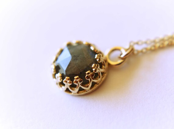 Gold Labradorite Necklace, Labradorite Necklace, Simple Labradorite Pendant, Natural Gemstone, Labradorite Jewelry, Rose Cut Labradorite