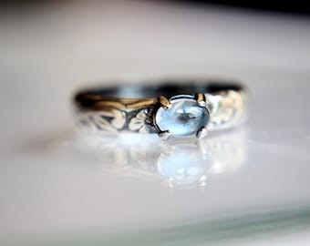 Bague pierre de lune arc-en-ciel, bague florale, design unique, bague bohème, bague pierre de lune ovale, bague empilable pierre de lune, anneau large, FMJ
