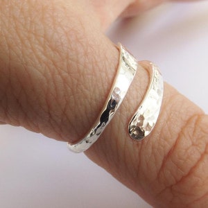 Bypass Thumb Ring,Hammered Thumb Ring,Textured Thumb Ring,Wrap Around Ring,Statement Ring,Bypass Ring,Sterling Silver Jewellery, Modern Ring