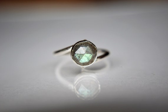 Labradorite Ring, Bypass Ring, Statement Ring, Labradorite Bypass Ring, Natural Labradorite Ring, Labradorite Jewelry, Labradorite, Gift