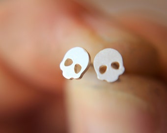 Tiny Skull Earrings, Skull Earrings, Tiny Skull Jewelry, Skull Jewelry, Skeleton Jewelry, Halloween, Skeleton Studs, Tiny Skull Stud Earring