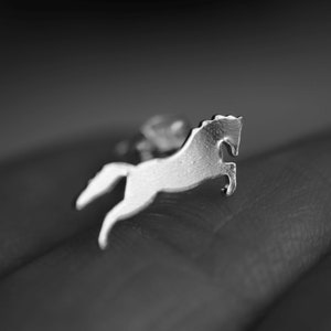 Pferd Ohrringe, Sterling Silber Pferd Ohrringe, Reiter Schmuck, Einzigartige Pferd Ohrringe, Moderne Ohrringe, Minimalistischer Schmuck, Geschenk
