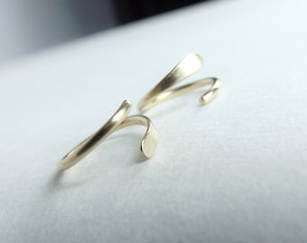 Pendientes de aro de oro amarillo macizo de 14k, pendientes de oro, pendientes de aro, pendientes martillados, círculo, pendientes de oro, joyería, minimalista