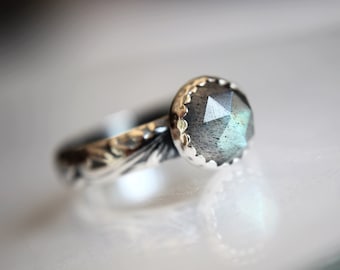 Labradorite Ring, Natural Labradorite Ring, Floral Labradorite Ring, Boho Ring, Stacking Ring, Floral Band, Boho Ring, Natural, Gift