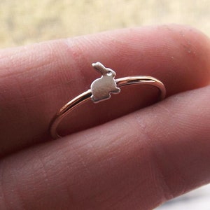 Anello con coniglietto, Coniglietto, Anello con coniglietto, Anelli con coniglio, Regalo, Anello con coniglio bianco, Coniglietto d'argento, Anello impilabile, Anello semplice, Minimalista