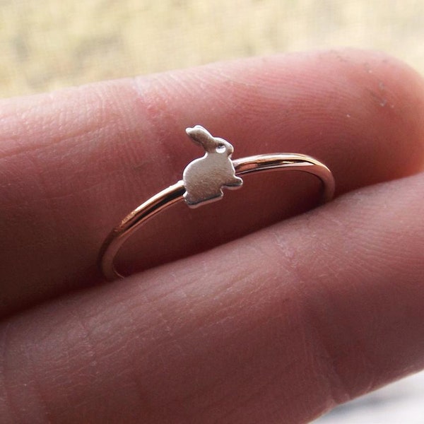 Bague lapin, petit lapin, bague lapin, bagues lapin, cadeau, bague lapin blanc, lapin argenté, bague empilable, bague simple, minimaliste