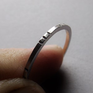 Rzeźbiony kwadratowy pierścień na kciuk Moden Design, pierścień na kciuk Sterling Line, pierścień do układania, nowoczesny pierścień Boho, teksturowany pierścień na kciuk
