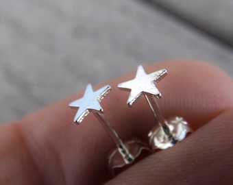 Sterling zilveren kleine ster oorbellen, zilveren Stud Earring, kleine Star Post Earring, moderne Stud Earring, zilveren ster, eenvoudige zilveren Stud, cadeau