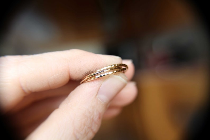 Anneau de pouce cranté entrelacé, anneau de pouce épais, anneau russe en or, anneau texturé, anneau à rouler, empilage d'anneaux, bagues minimalistes, bagues uniques image 9