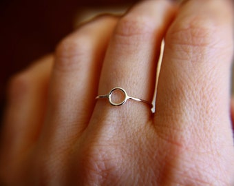 Kreis-Ring, Stapelringe, Eternity-Ringe, Silber/Gold-Kreis-Ringe, einfache moderne Ringe, Karma-Kreis-Ring, minimalistischer Schmuck, Karma-Ring